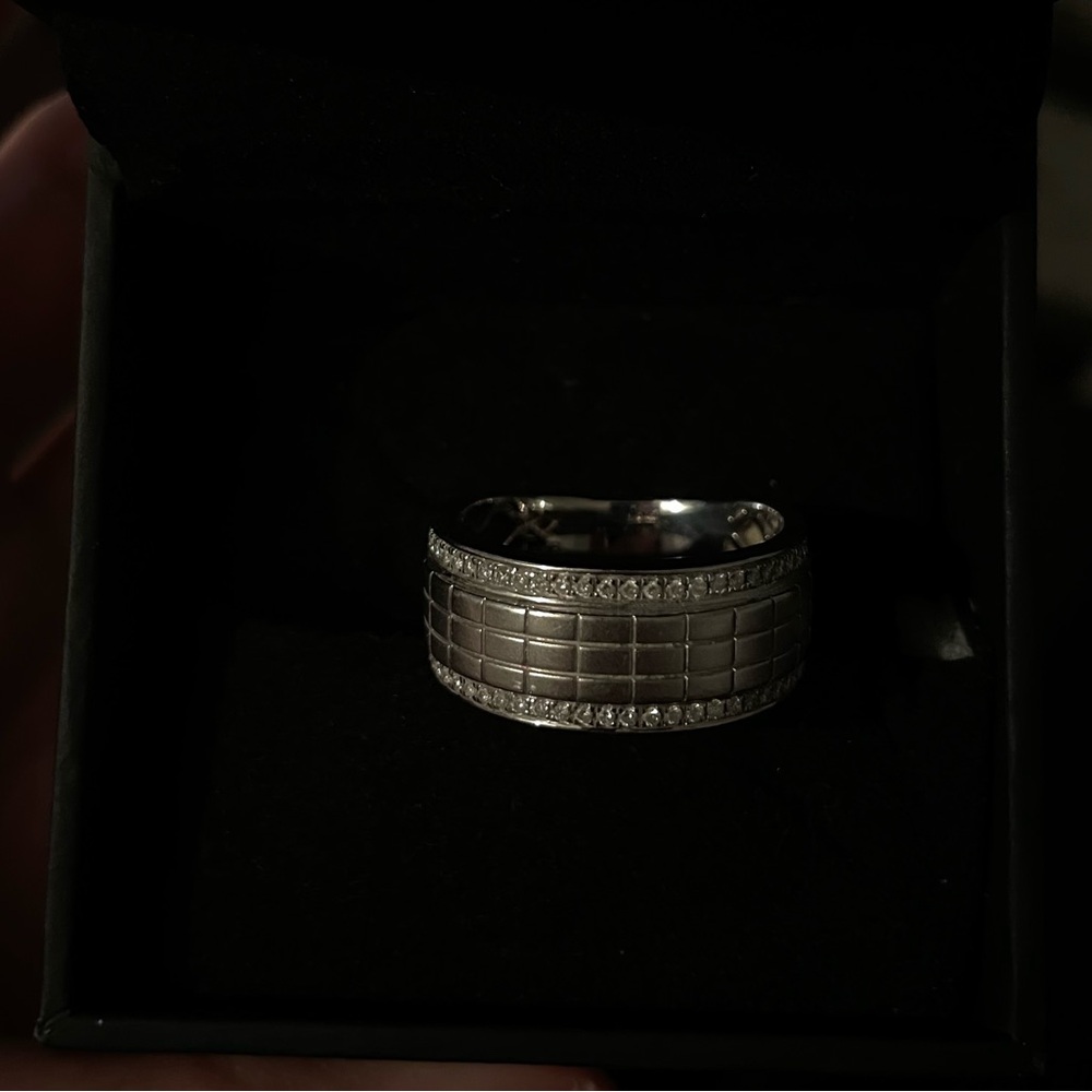 Textured Silver Ring with Rhinestones